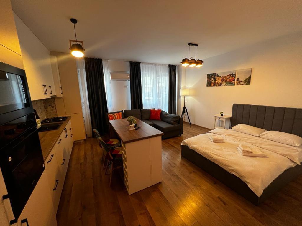 Cozy Accommodation Central City - Яссы Экстерьер фото