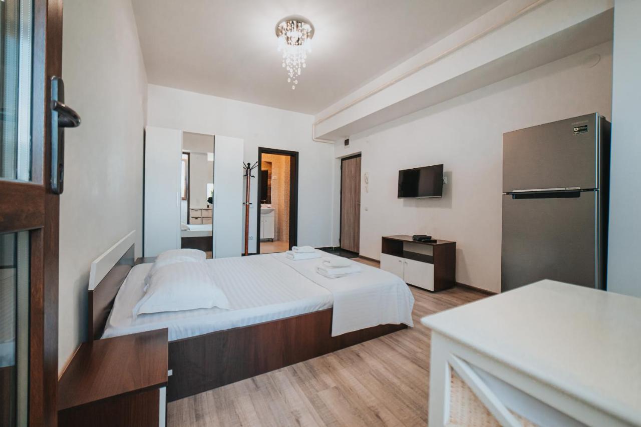 Cozy Accommodation Central City - Яссы Экстерьер фото